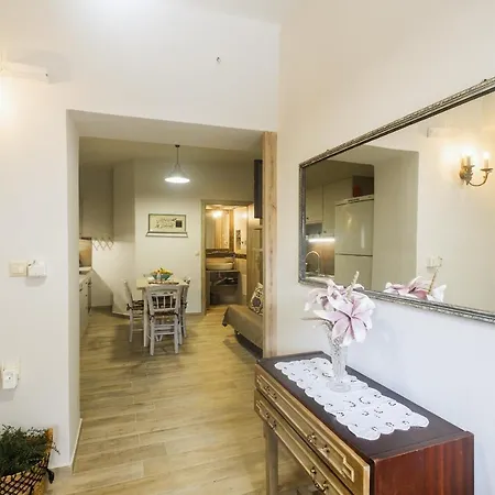 Petros N' Dimi Home, Near City Center شقة *