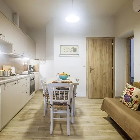 Apartmán Petros N' Dimi Home, Near City Center
